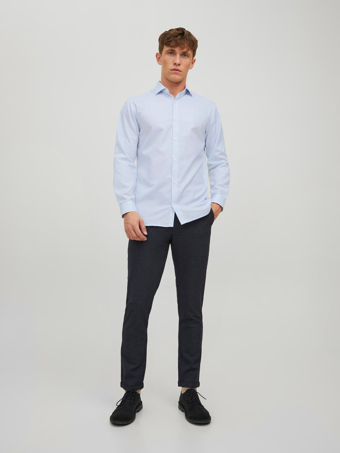 model_shot-front_full